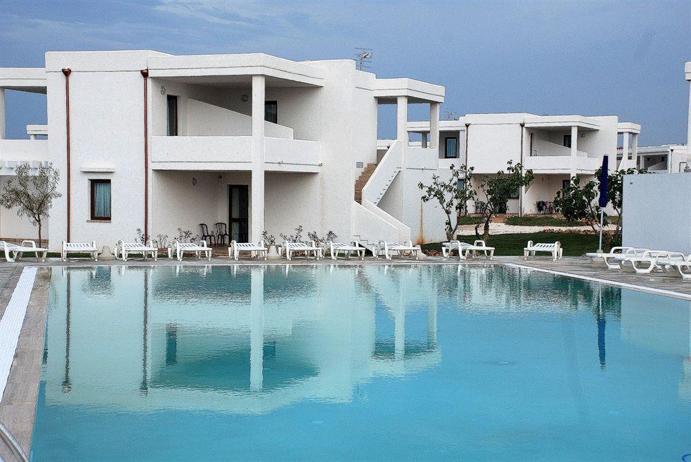 Torre Guaceto Resort 卡洛维诺 外观 照片