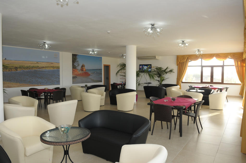 Torre Guaceto Resort 卡洛维诺 外观 照片